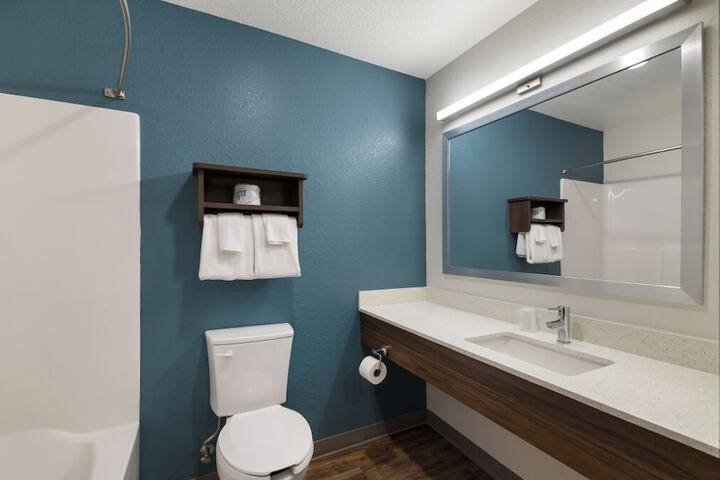 Room 30 of 38