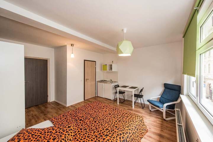 Room 2 of 34