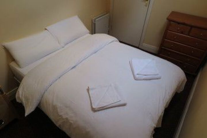 Room 14 of 40