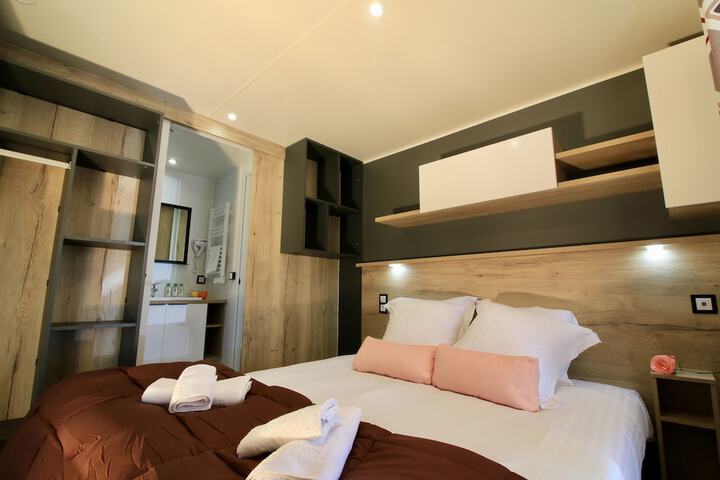 Room 6 of 79