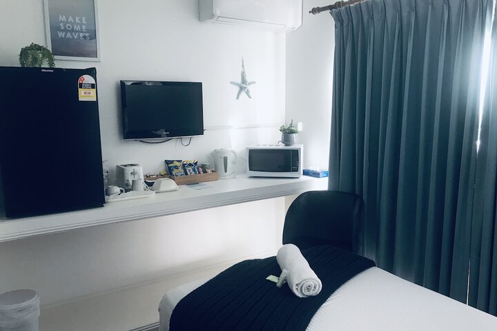 Room 8 of 19