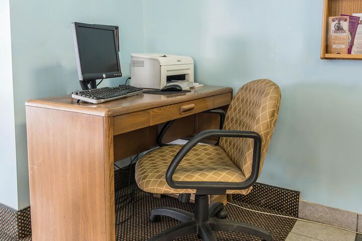 Business Center 40 of 43