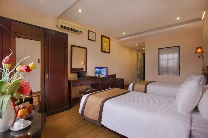 Room 9 of 22