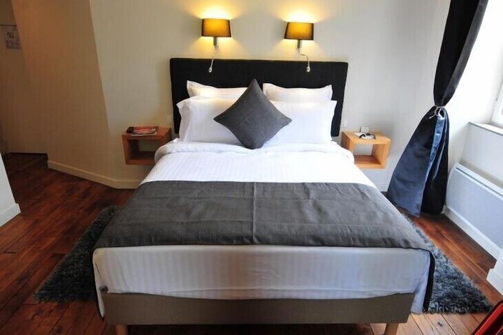Room 2 of 85