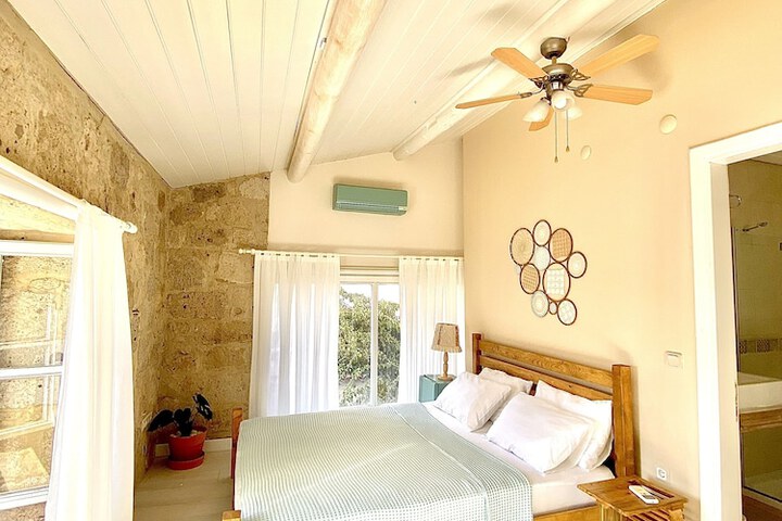 Room 20 of 77