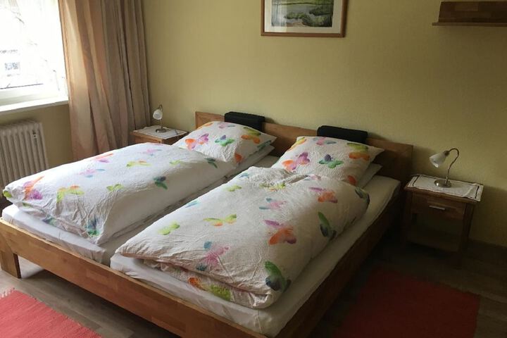 Room 9 of 12