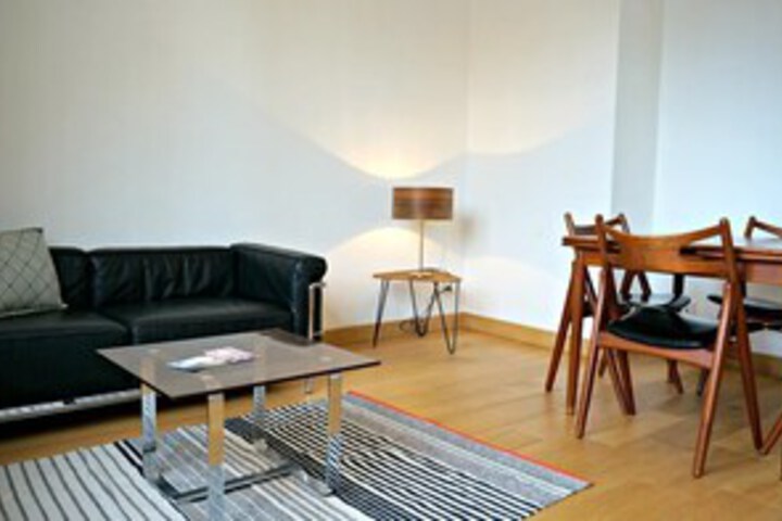 Room 5 of 10