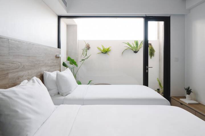 Room 4 of 71