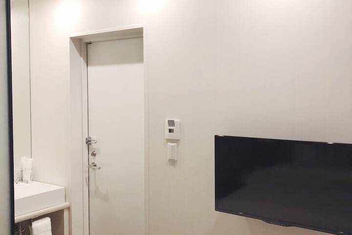 Room 13 of 43