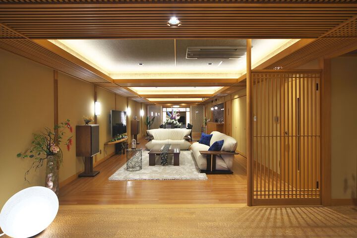 Room 18 of 114