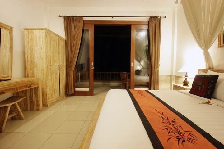 Room 36 of 213