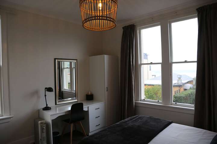 Room 6 of 63