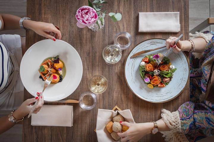 Dining 76 of 82