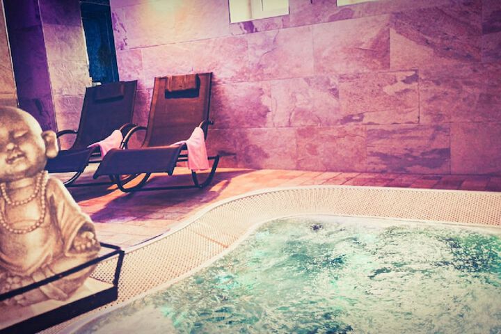 Hotel with Pool