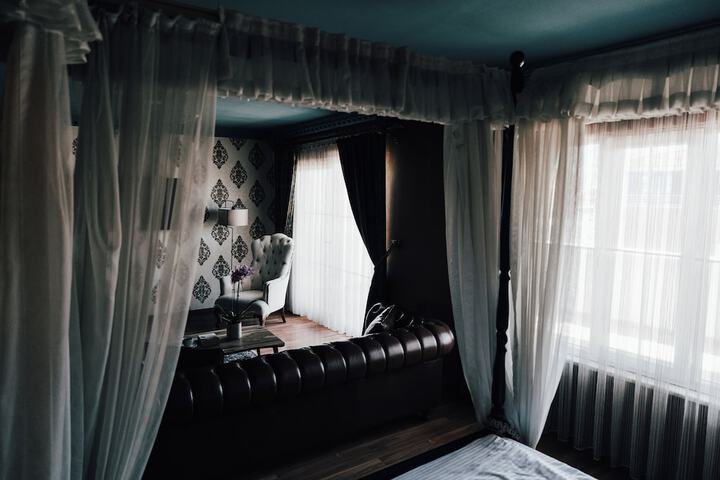Room 30 of 66