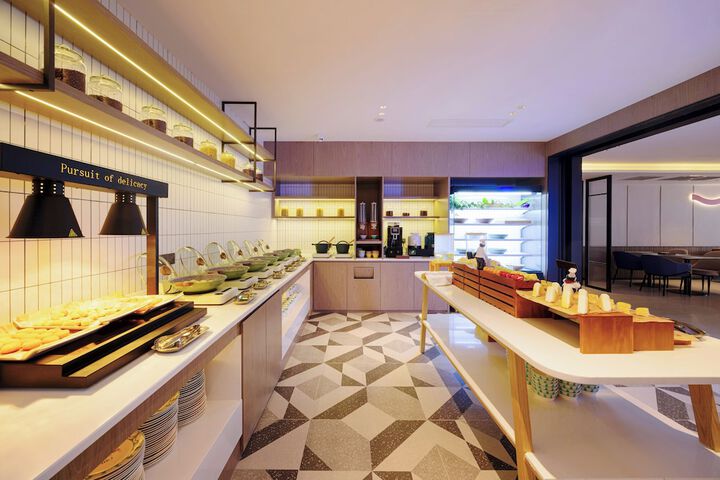 Dining 107 of 127