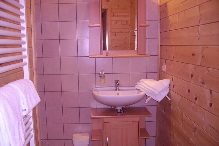 Room 14 of 16