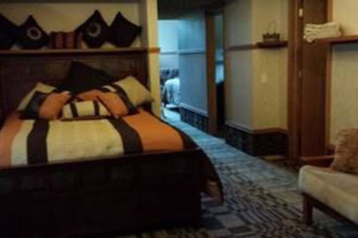 Room 10 of 27