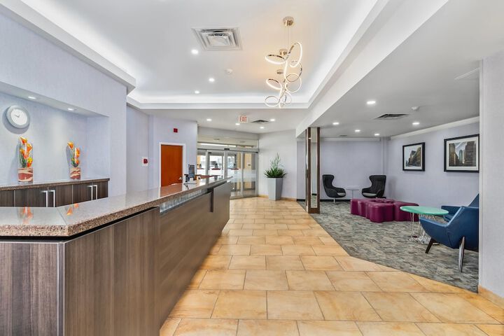 Entrance & Lobby