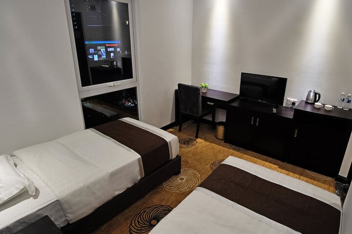 Room 10 of 46