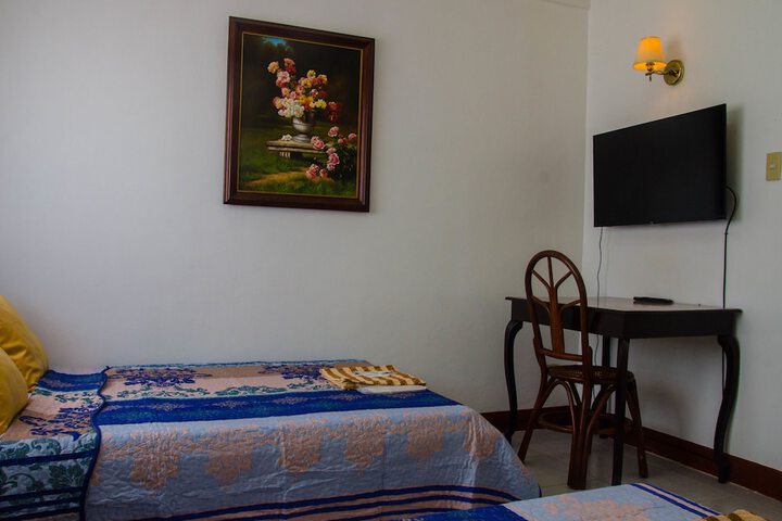 Room 12 of 48