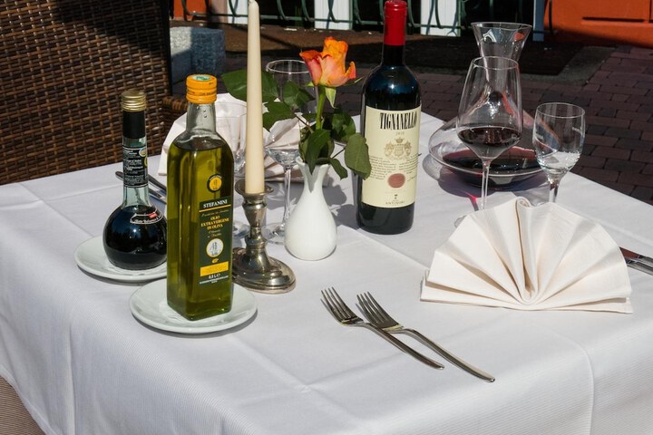 Dining Photos