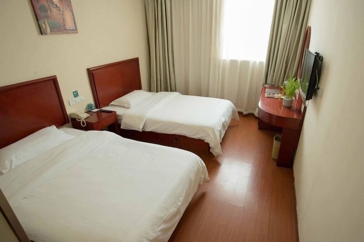 Room 6 of 21