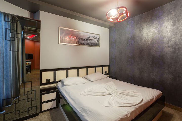 Room 4 of 53