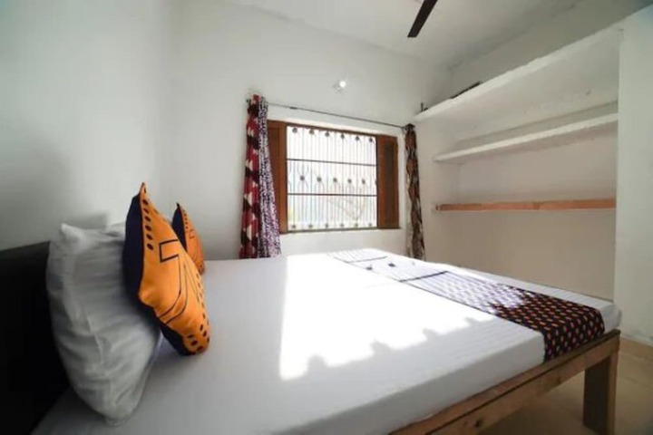 Room 7 of 14