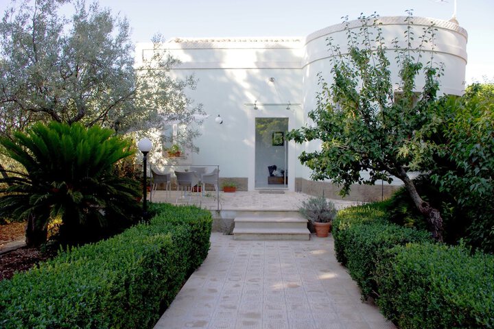 Hotel Exterior 65 of 85