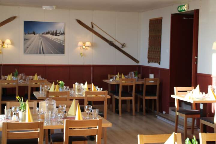 Dining 100 of 127