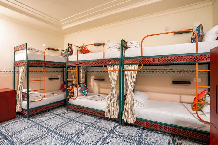 Room 13 of 90