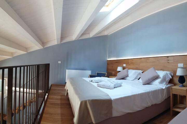 Room 4 of 120