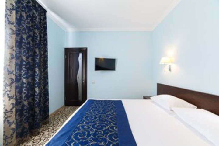 Room 17 of 48
