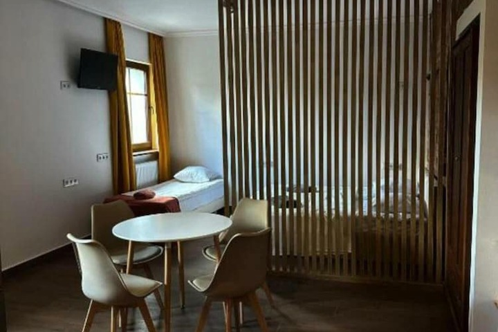 Room 50 of 60