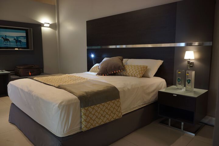 Room 10 of 38