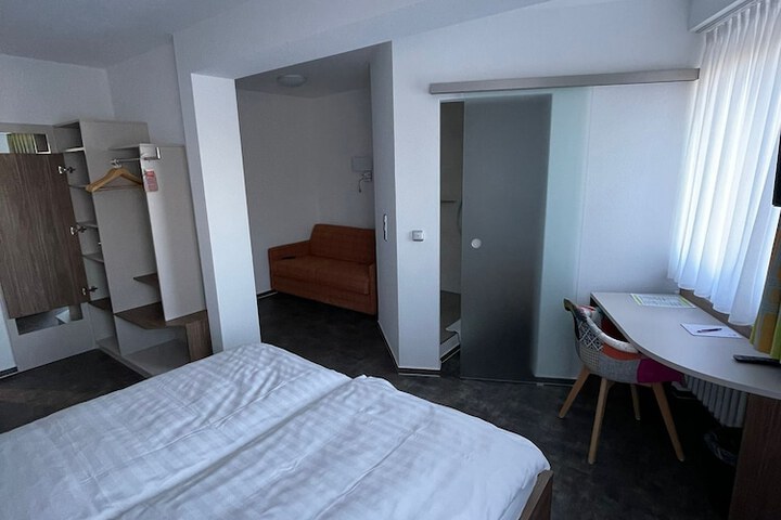 Room 11 of 49
