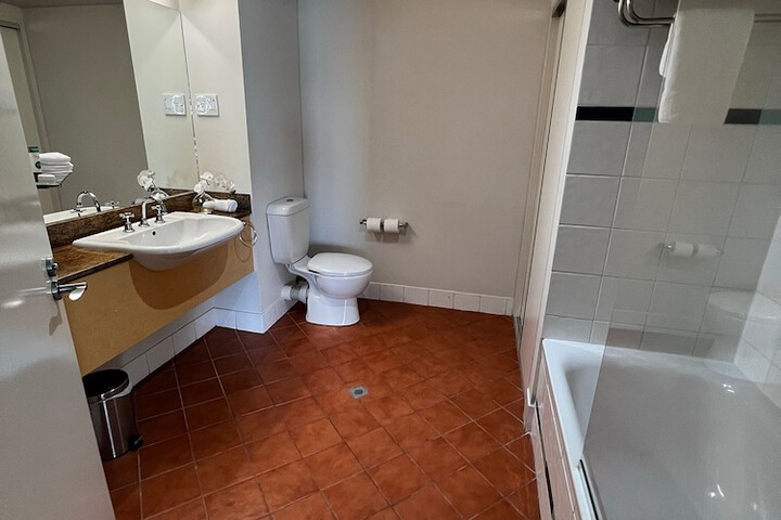Room 10 of 16