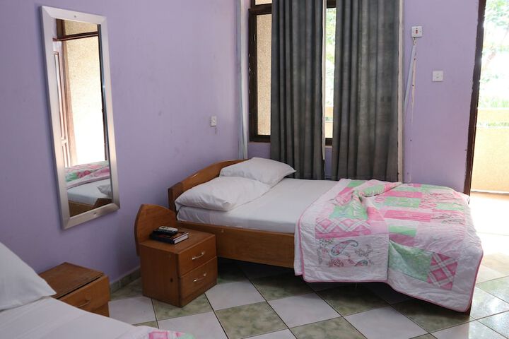 Room 12 of 17