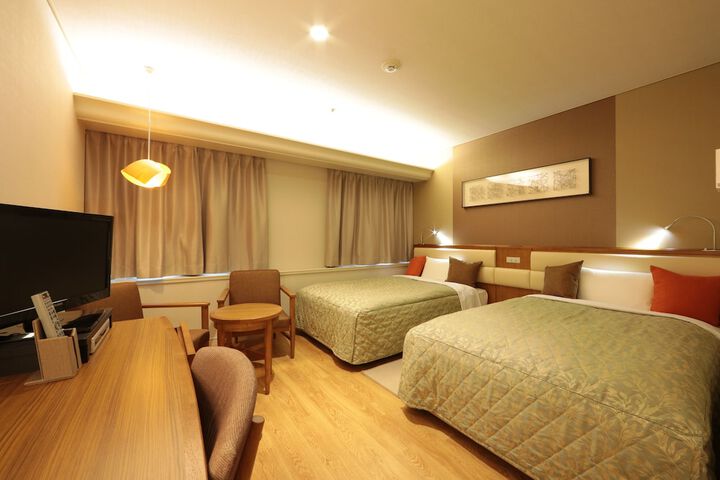 Room 6 of 93