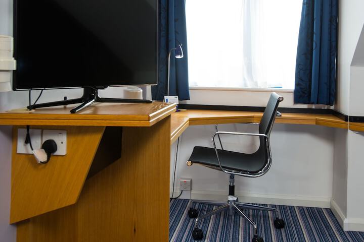 Room 3 of 44