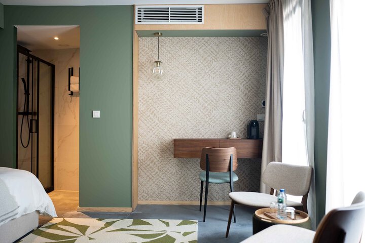 Room 19 of 100
