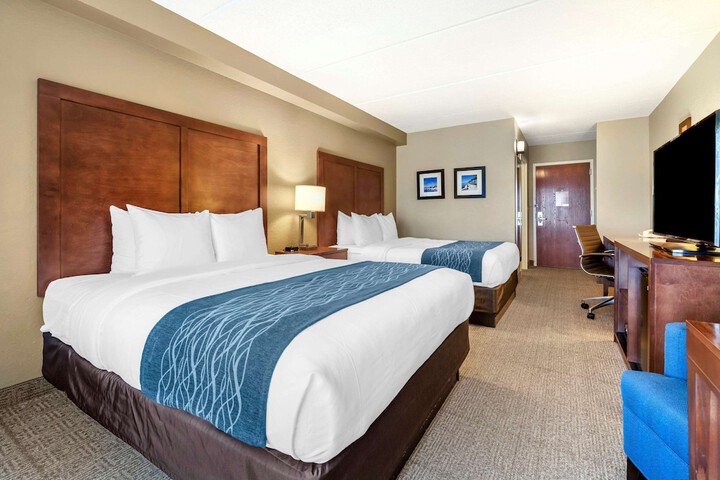 Business 2 Queen Beds Accessible (19 of 24)