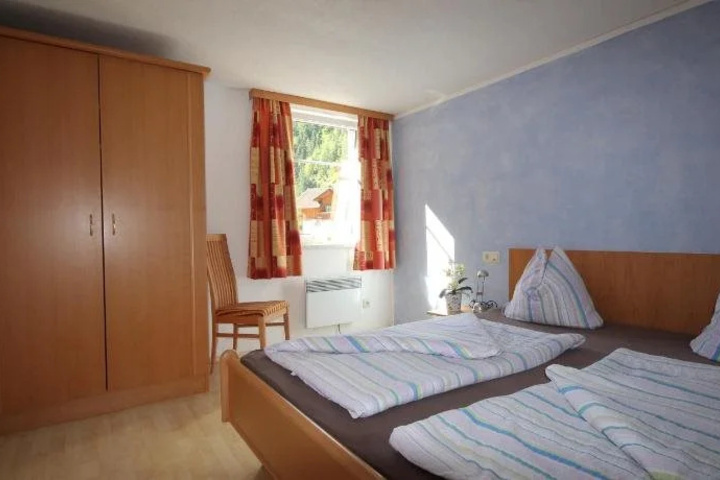 Room 3 of 16