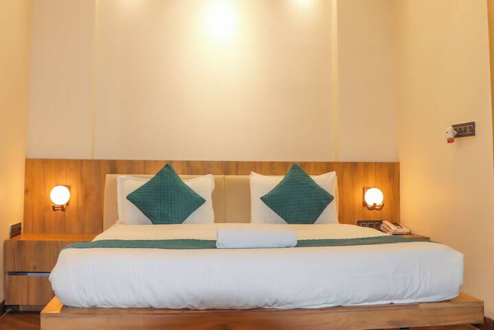 Room 2 of 16