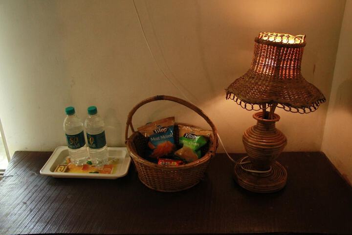 Lounge 65 of 96