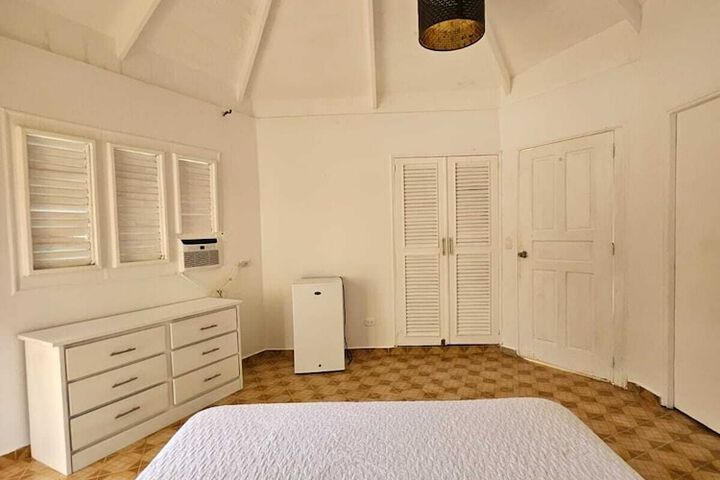 Room 14 of 14