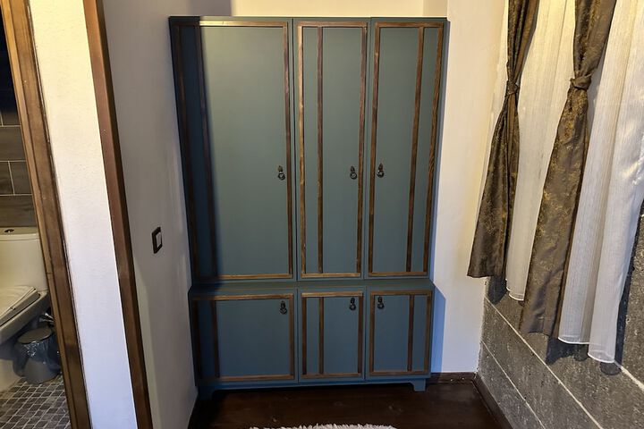 Room 4 of 33