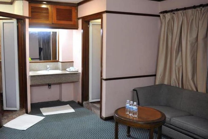 Room 18 of 32