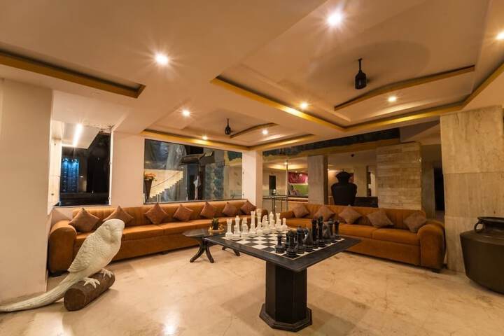 Guest Lobby